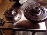 Comparison between open differential and limited-slip differential